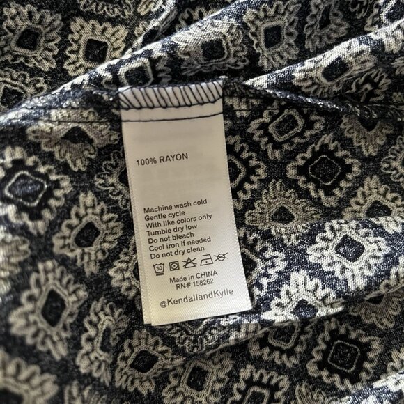 Kendall + Kylie Long Sleeve Smocked Peplum Blouse S - Picture 5 of 13